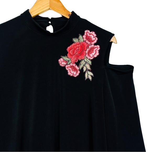 AGB Black Mock Neck Cold Shoulder Embroidered Floral Summer Mini Shift Dress - Picture 4 of 11